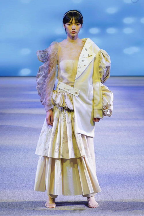 经纬间的诗篇——服装学院毕业设计作品展呈现面料艺术新维度